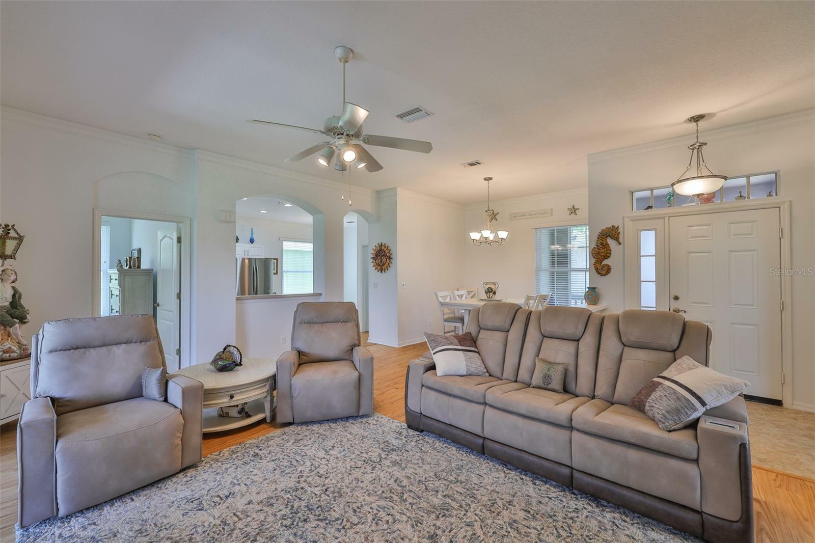 Property Photo: 2316 Lyndhurst Drive FL 33573