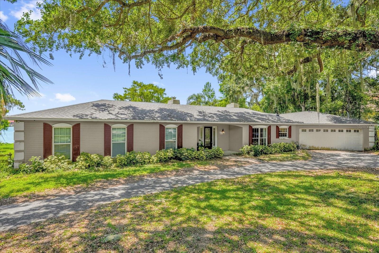Property Photo: 633 Balmoral Road FL 32789