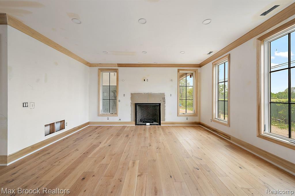 Property Photo: 1395 Northlawn Boulevard MI 48009 5007