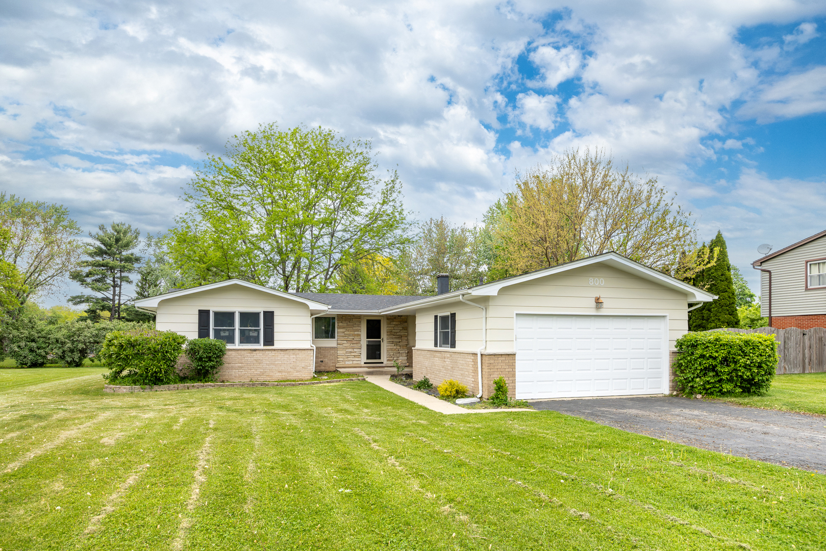 Property Photo: 800 Bryn Mawr Avenue IL 60103
