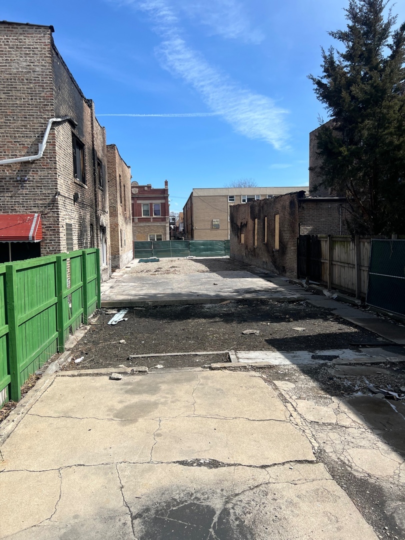 Property Photo: 2214 S Central Avenue IL 60804