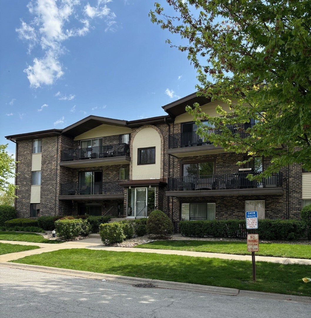 Property Photo: 13515 Leclaire Avenue 55 IL 60418