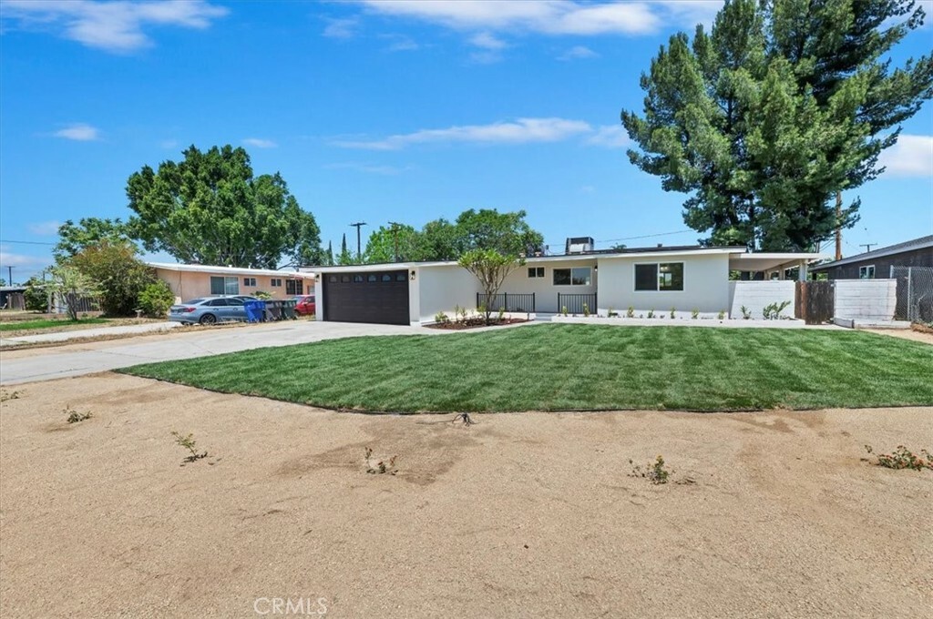 Property Photo: 3483 Farnham Place CA 92503