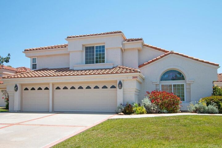 Property Photo: 344 Via Del Astro CA 92057
