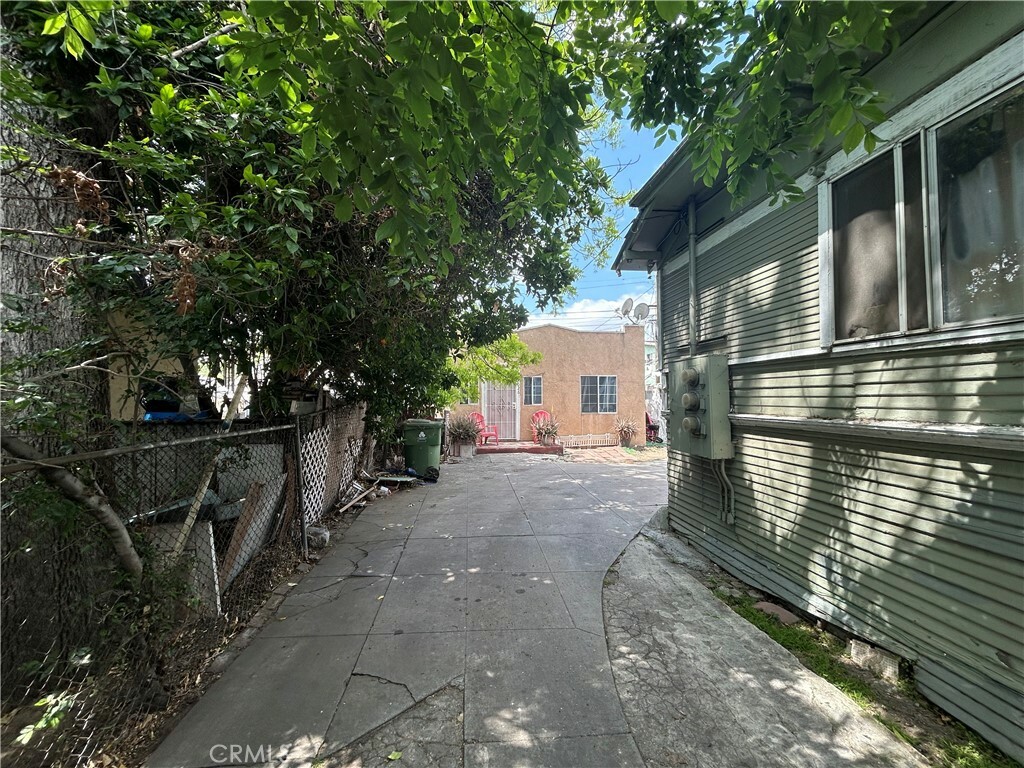 Property Photo:  1026 E 23rd Street  CA 90011 