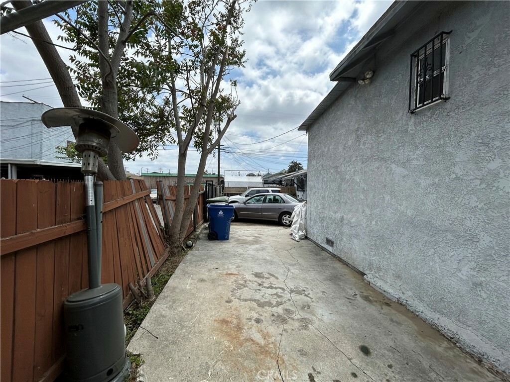 Property Photo: 1260 E 49th Street CA 90011