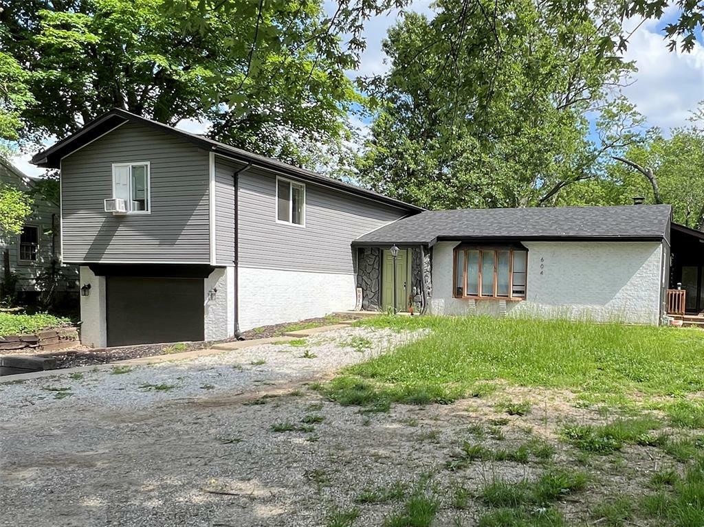 Property Photo: 604 S 16th Street IL 62220