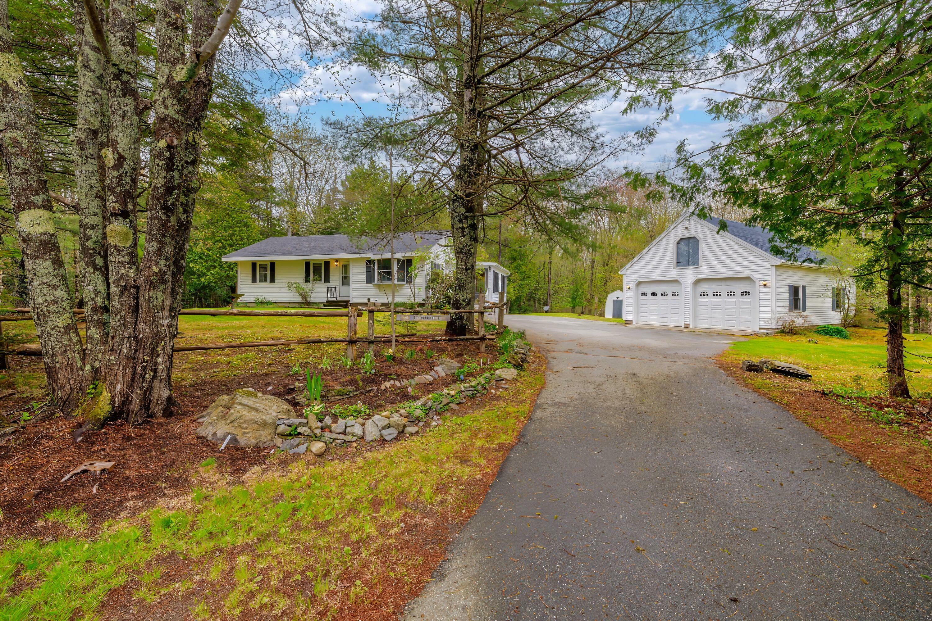 Property Photo:  927 Pleasant Street  ME 04614 
