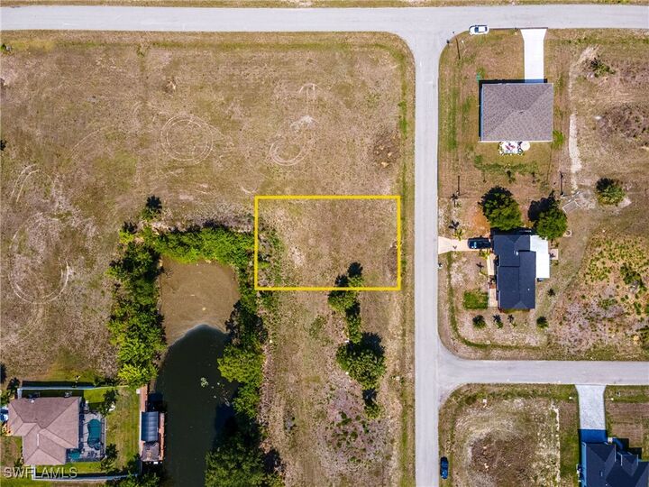 Property Photo:  2205 NE 27th Street  FL 33909 