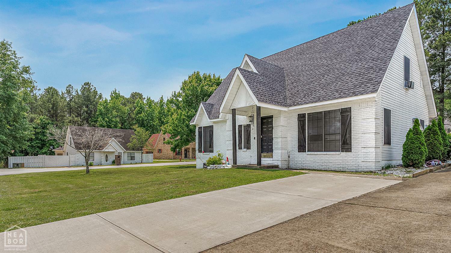Property Photo: 1301 Golf Course Drive AR 72404