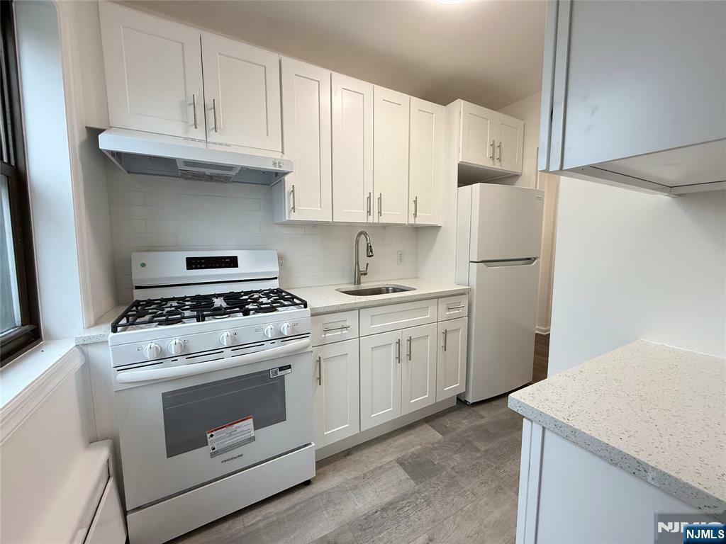 Property Photo:  3001 Edwin Avenue 5A  NJ 07024 