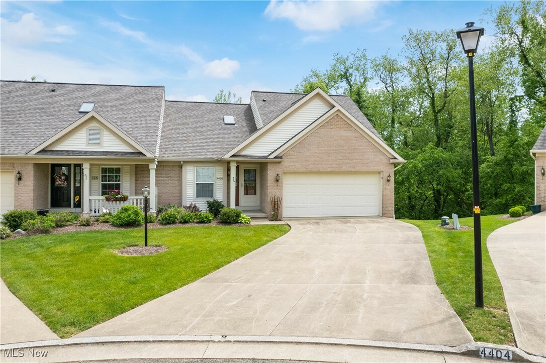 Property Photo: 4404 Dalbury Avenue NE OH 44714