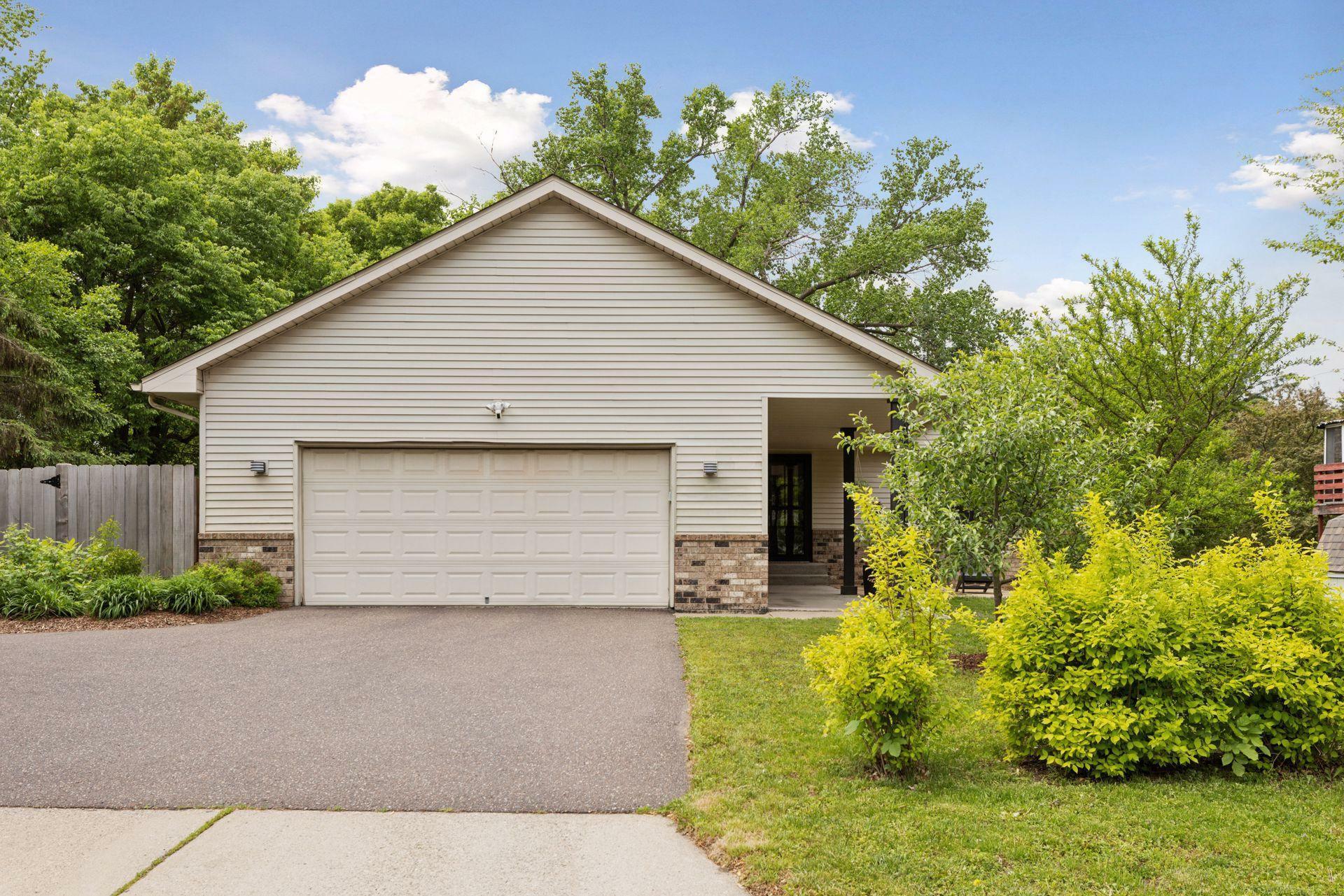 Property Photo: 1283 Bidwell Street MN 55118