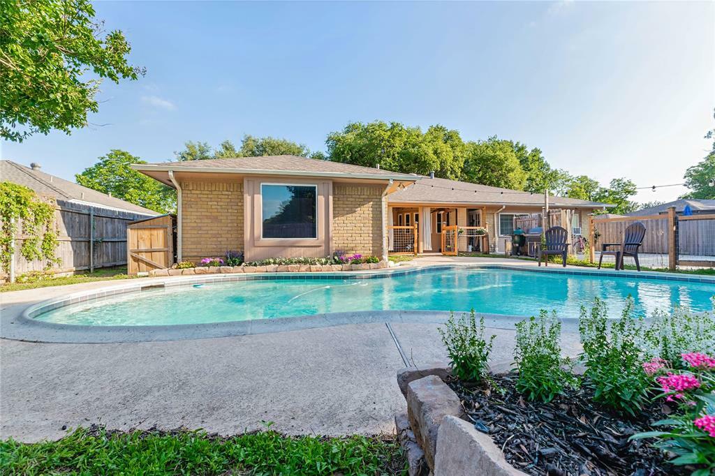 1307 S Westador Drive  Arlington TX 76015 photo