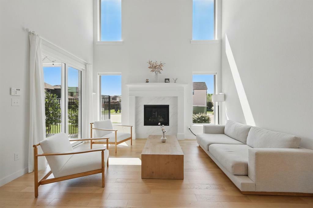 Property Photo: 902 Kennedy Drive TX 75013