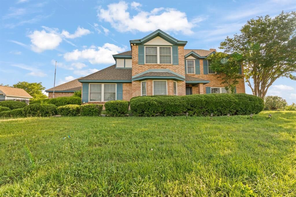 Property Photo:  122 Clearview Lane  TX 76126 