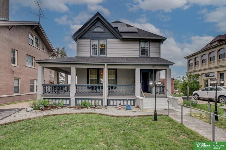 Property Photo:  132 N 39 Street  NE 68131-0000 
