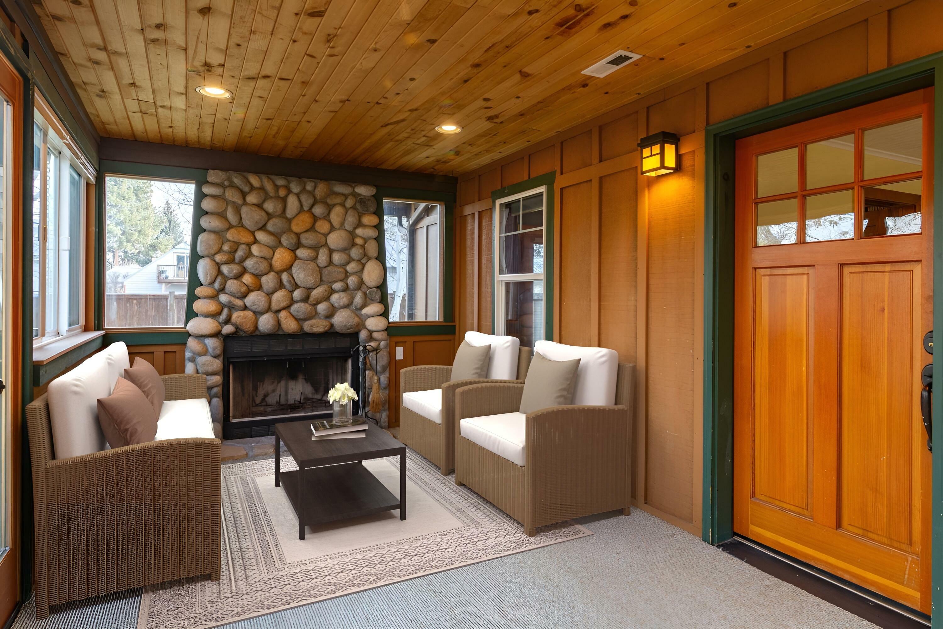 Property Photo: 205 E Washington Avenue OR 97759