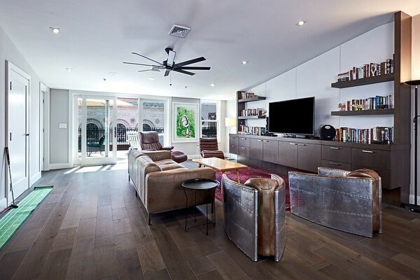 Property Photo: 647 Boylston Ph3c - Furn MA 02116