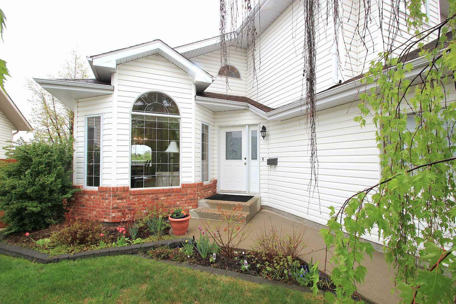 184 Allan Street  Red Deer AB T4R 2N4 photo