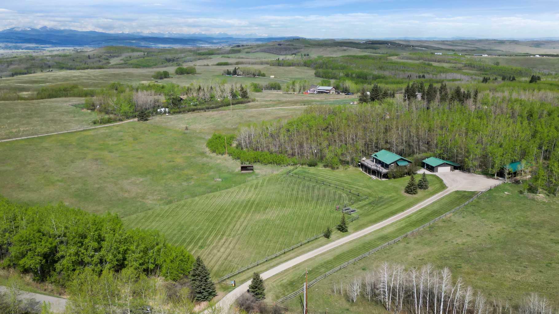 128202 282 Avenue W  Rural Foothills County AB T1S 3C3 photo
