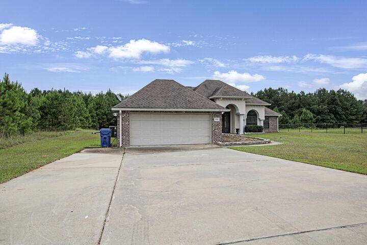 Property Photo:  590 Hickory Ridge Rd  LA 71446 