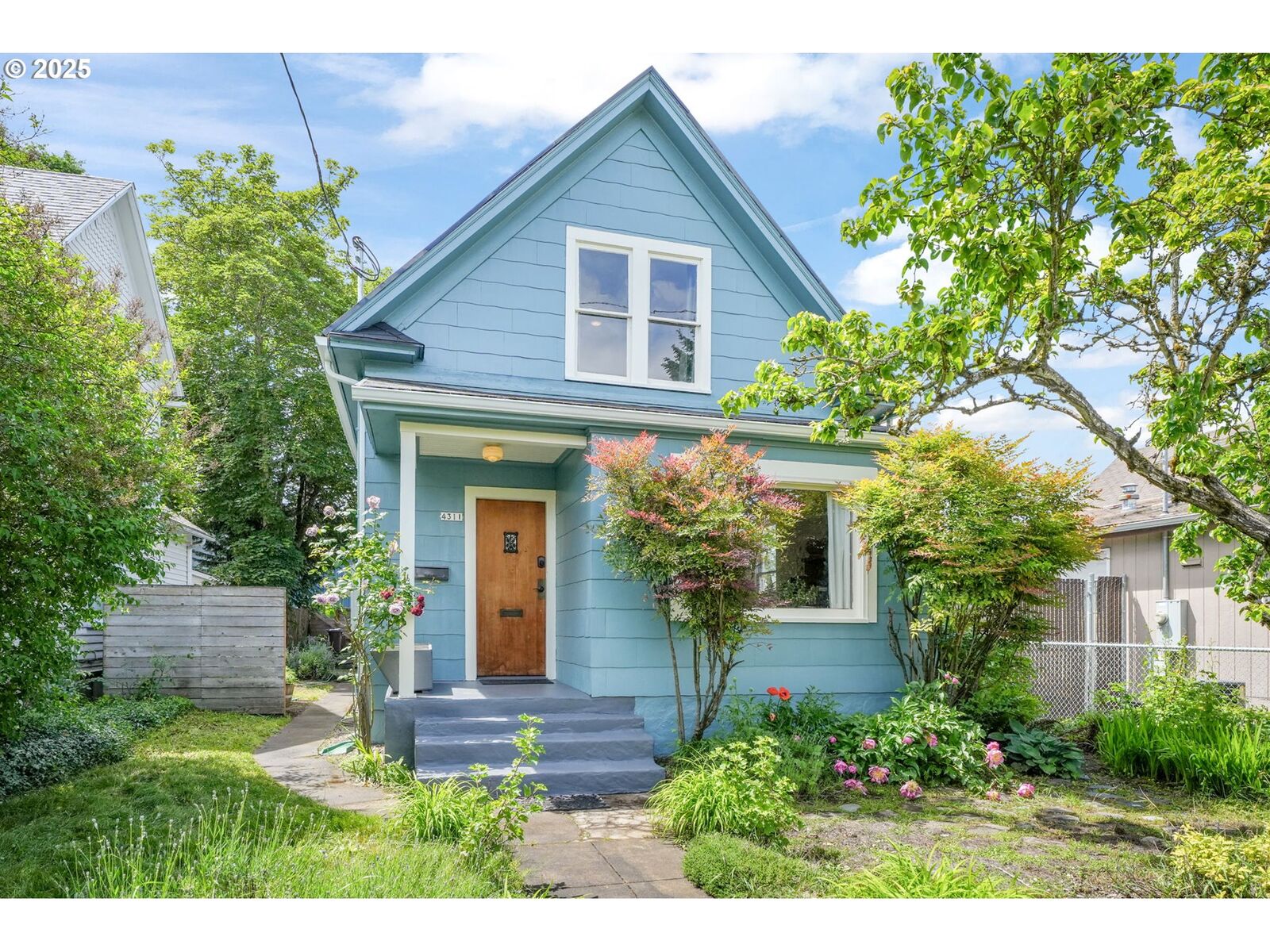 Property Photo:  4311 SE 63rd Ave  OR 97206 