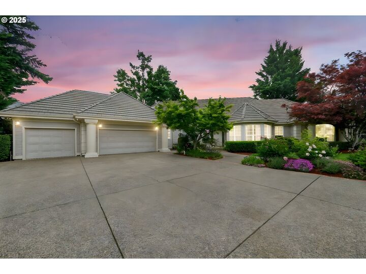 2586 Grand Vista Dr  Springfield OR 97477 photo
