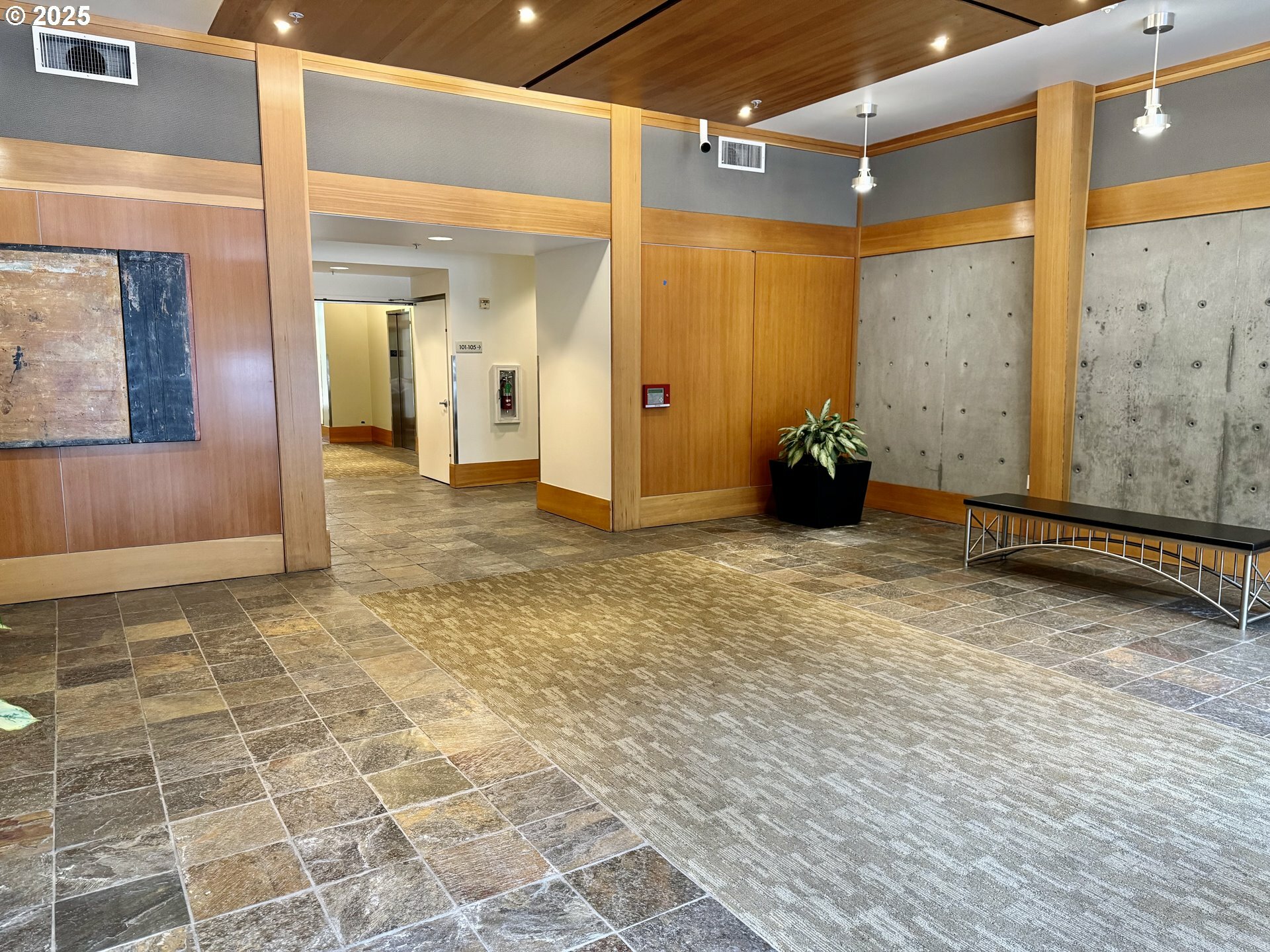 Property Photo: 821 NW 11th Ave 315 OR 97209