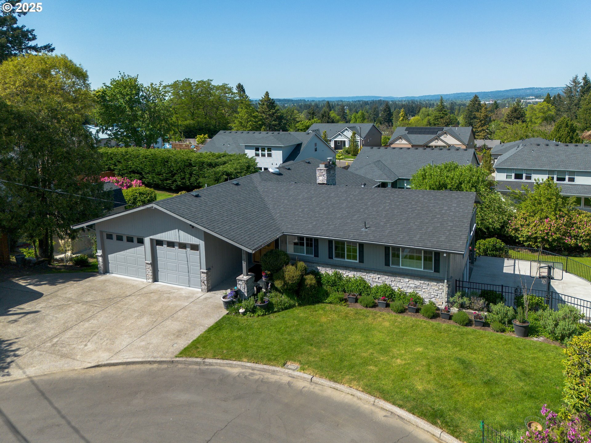 10185 SW View Ter  Tigard OR 97224 photo