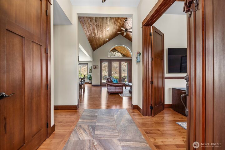 Property Photo: 35 N Shore Drive WA 98843