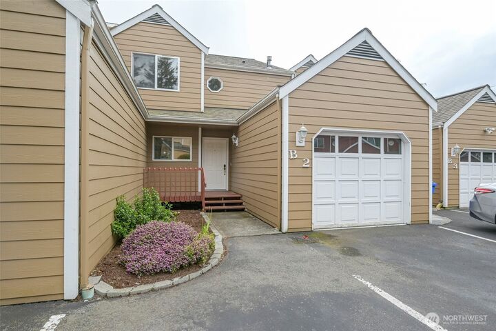 1250 SW Heller Street B2  Oak Harbor WA 98277 photo