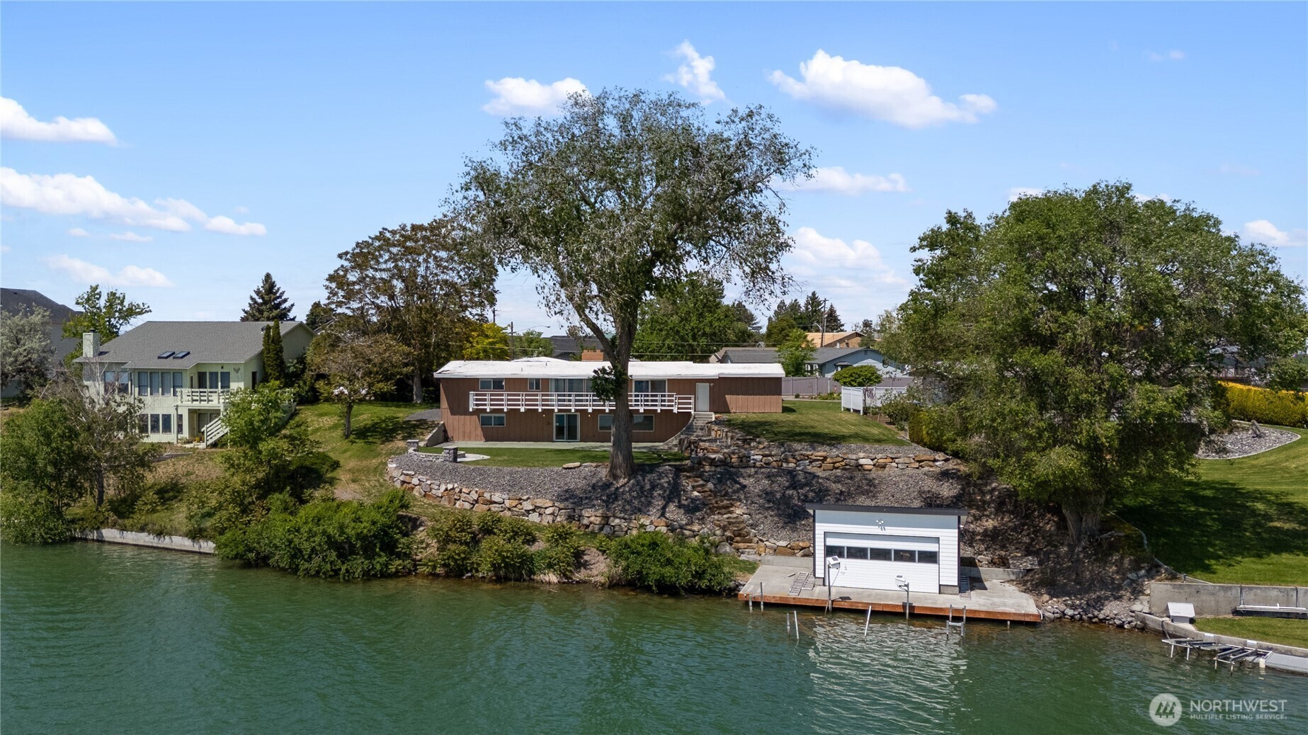 Property Photo:  718 S Gaylord Place  WA 98837 
