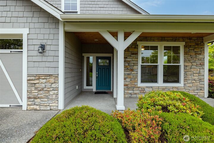 Property Photo: 997 Chestnut Loop WA 98274