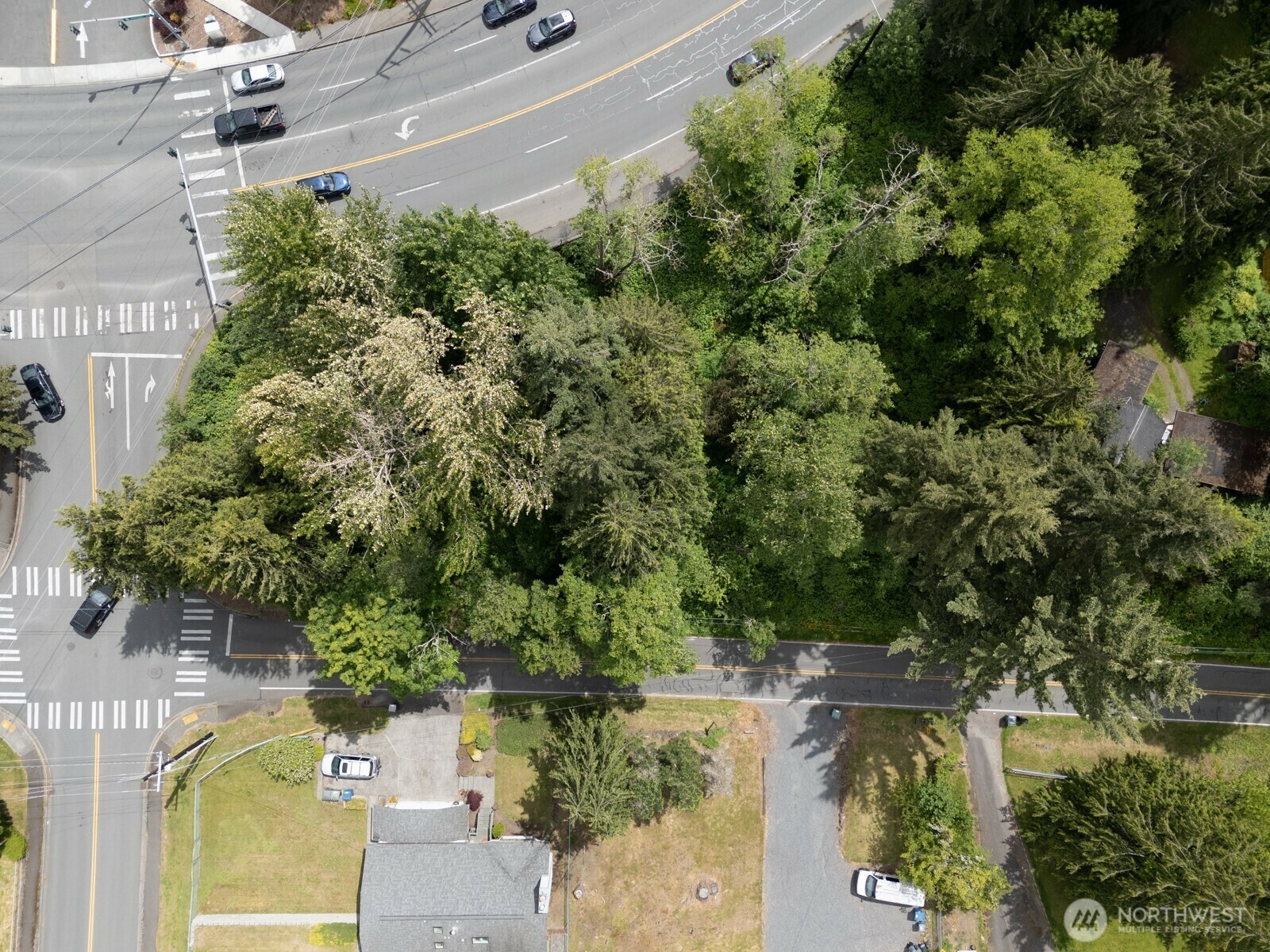 Property Photo: 9511 Edmonds Way WA 98020