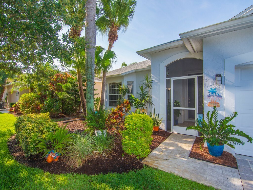 Property Photo: 3394 63rd FL 32966