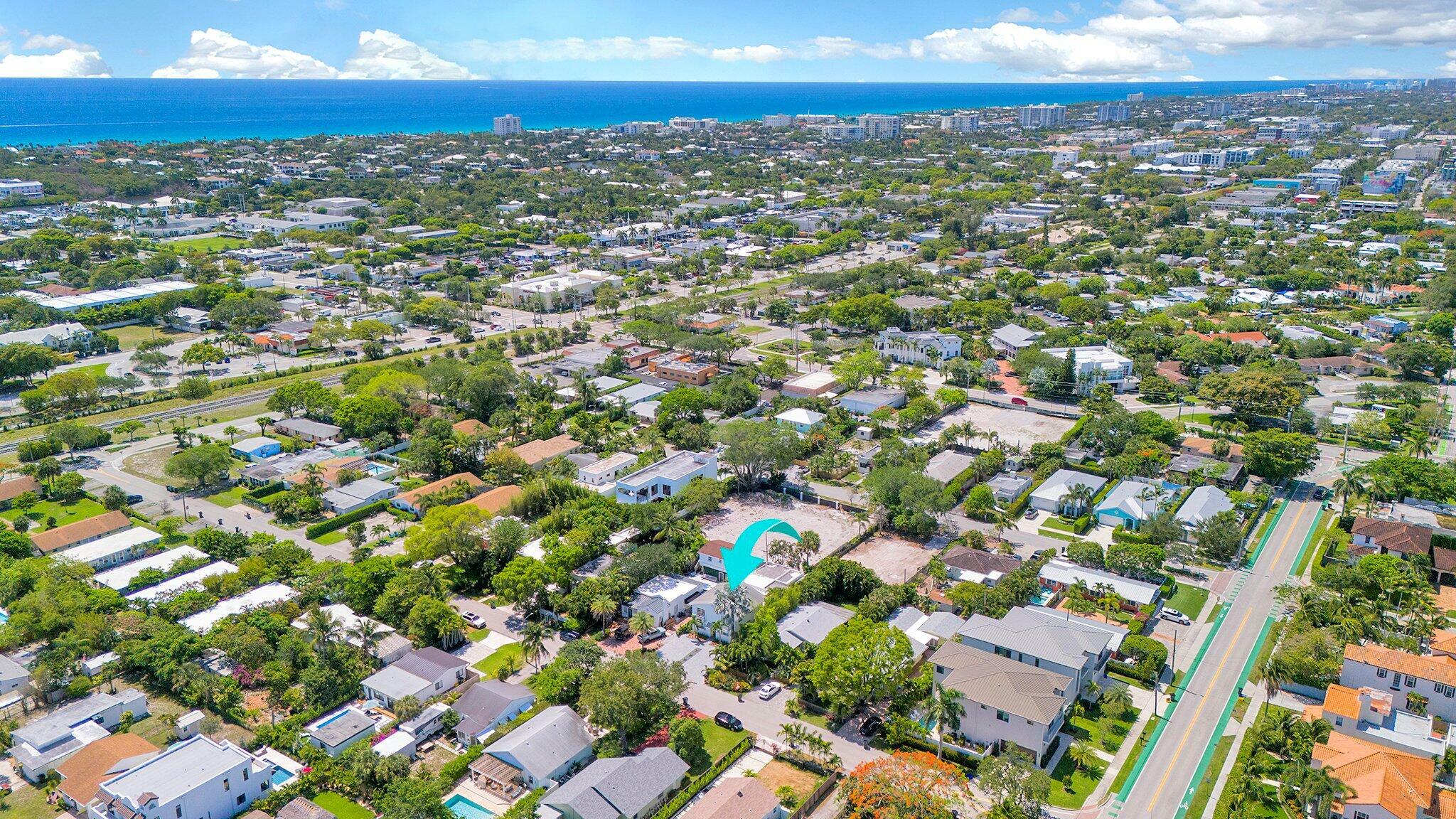 Property Photo: 218 NE 10th Street FL 33444