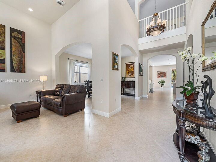 Property Photo:  19165 N Gardenia Ave  FL 33332 