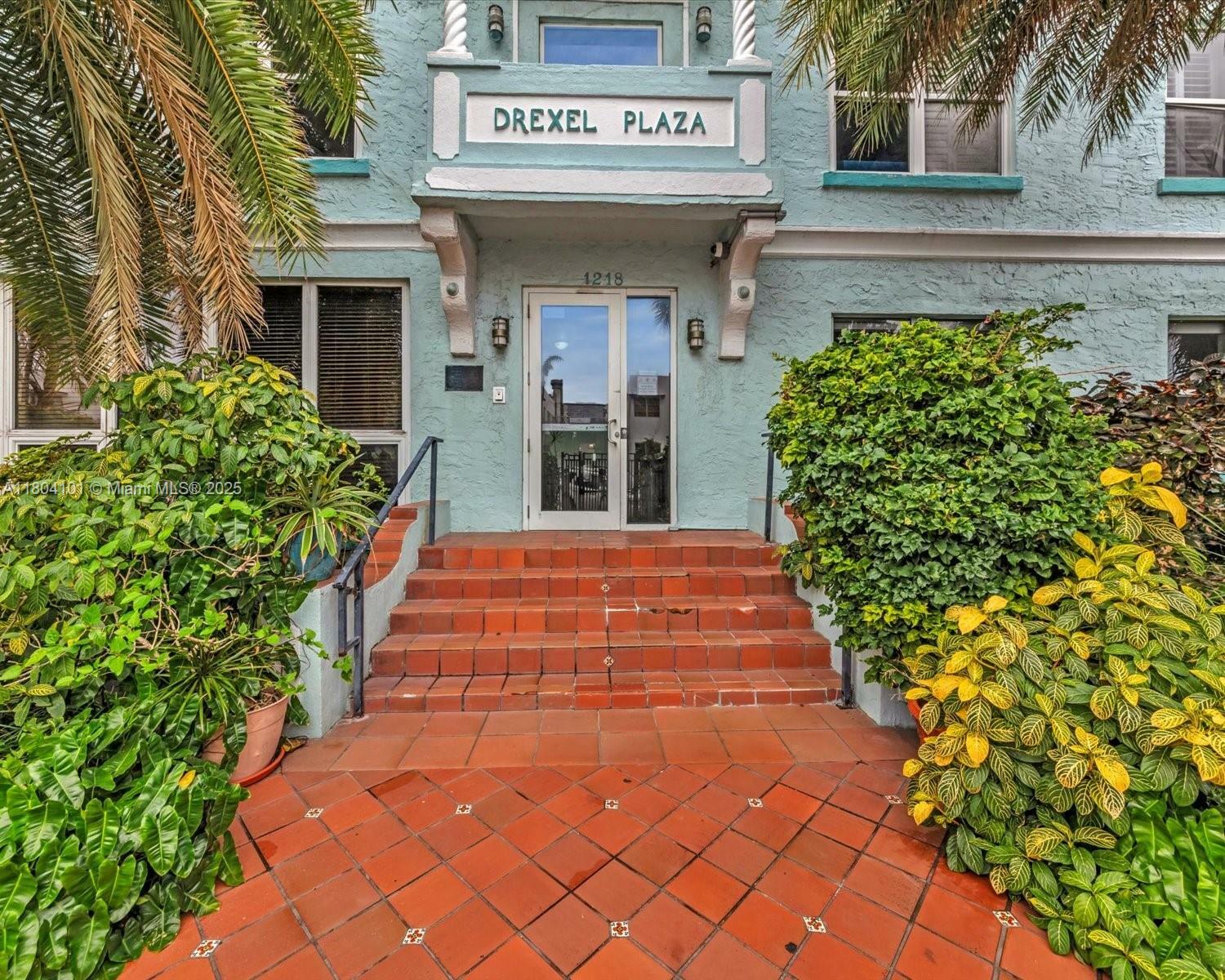 Property Photo: 1218 Drexel Ave 304 FL 33139