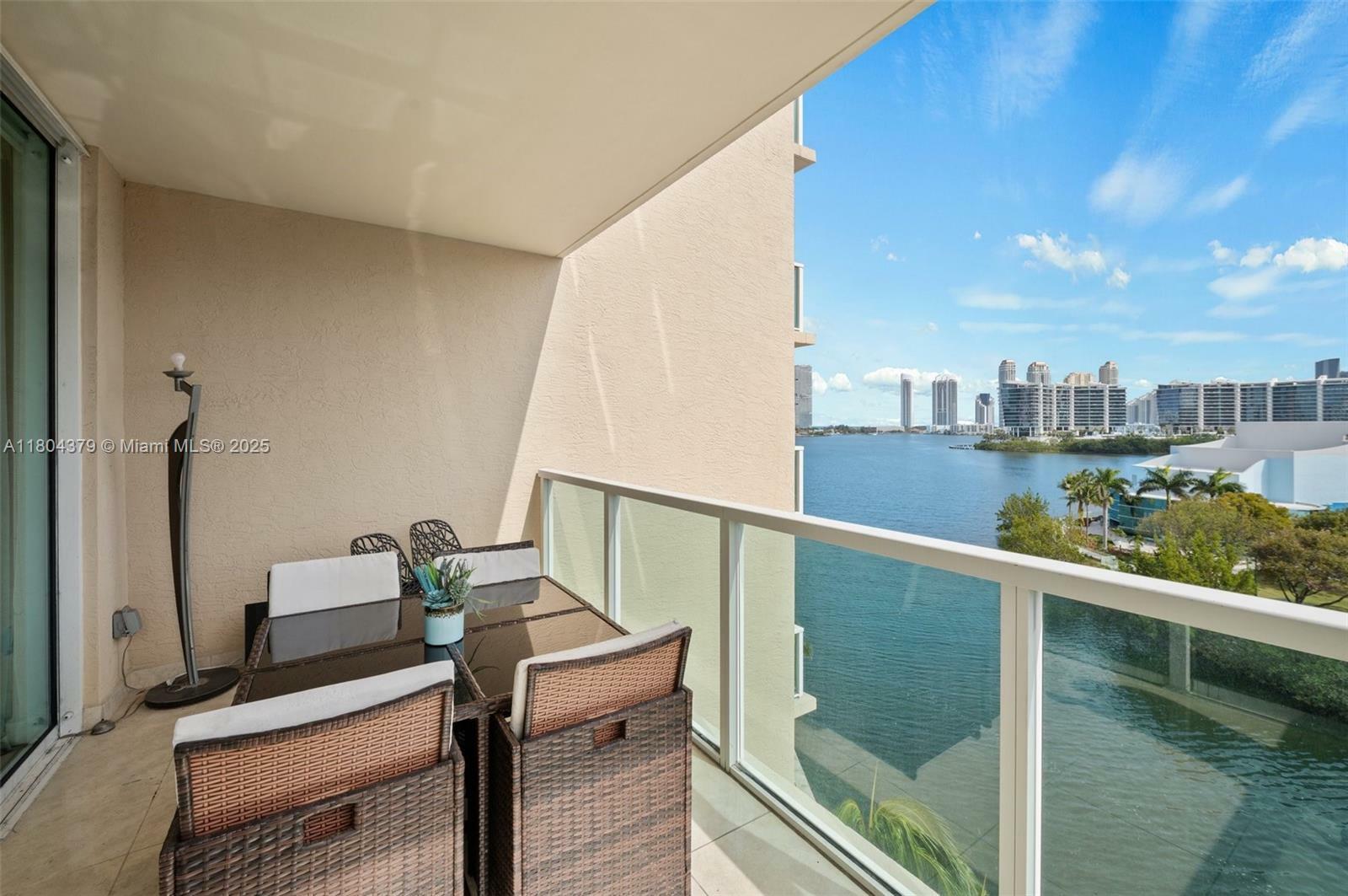 Property Photo: 3330 NE 190th St 717 FL 33180