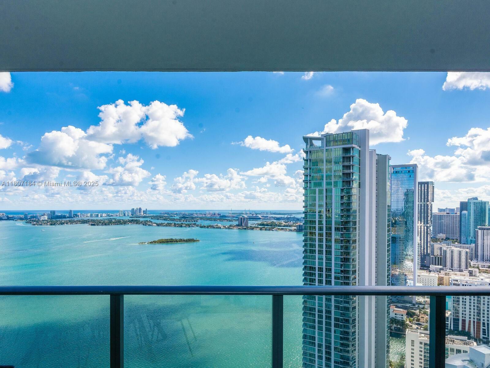 Property Photo: 650 NE 32 3302 FL 33137