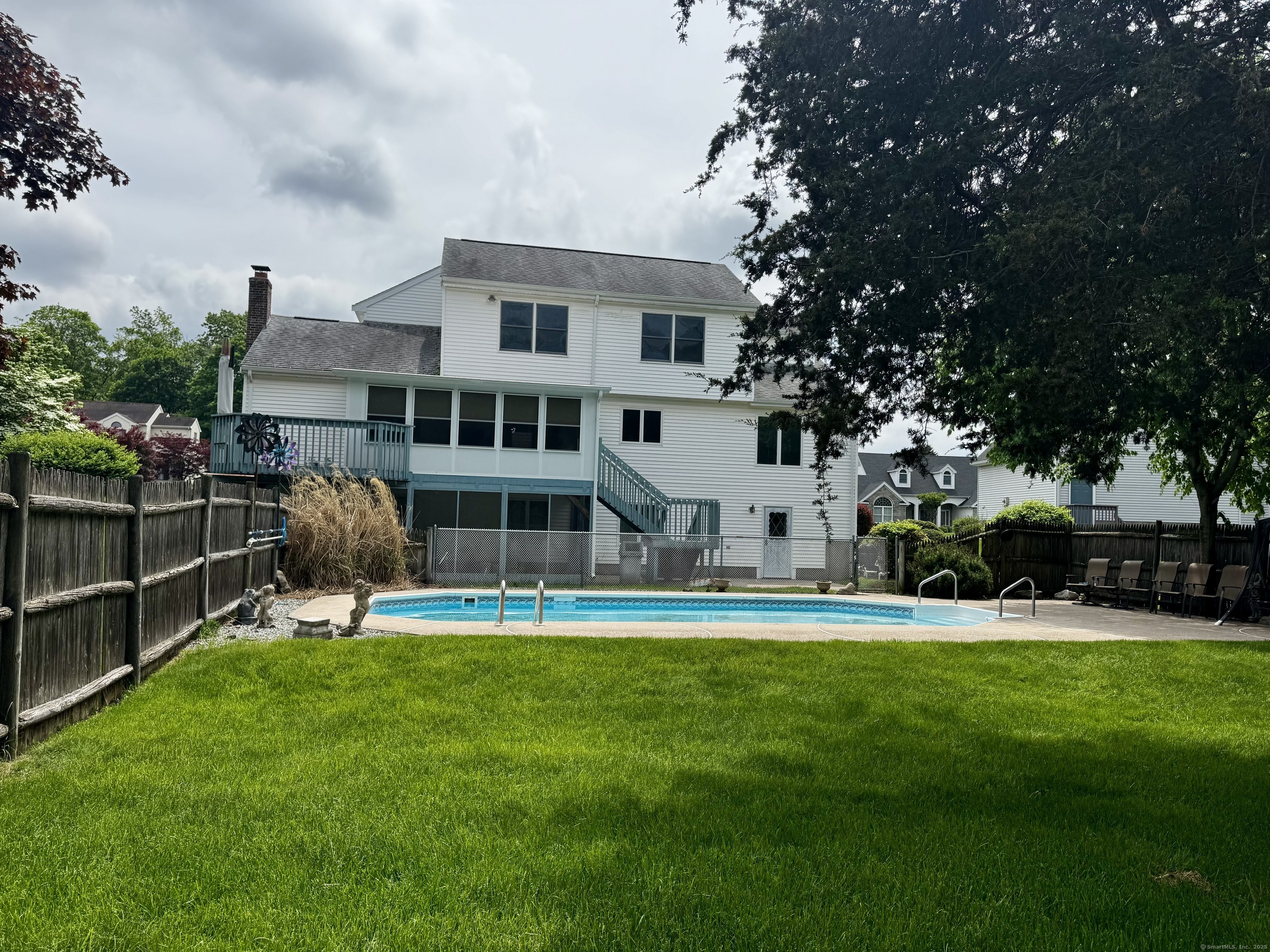Property Photo: 71 Country Side Drive CT 06067