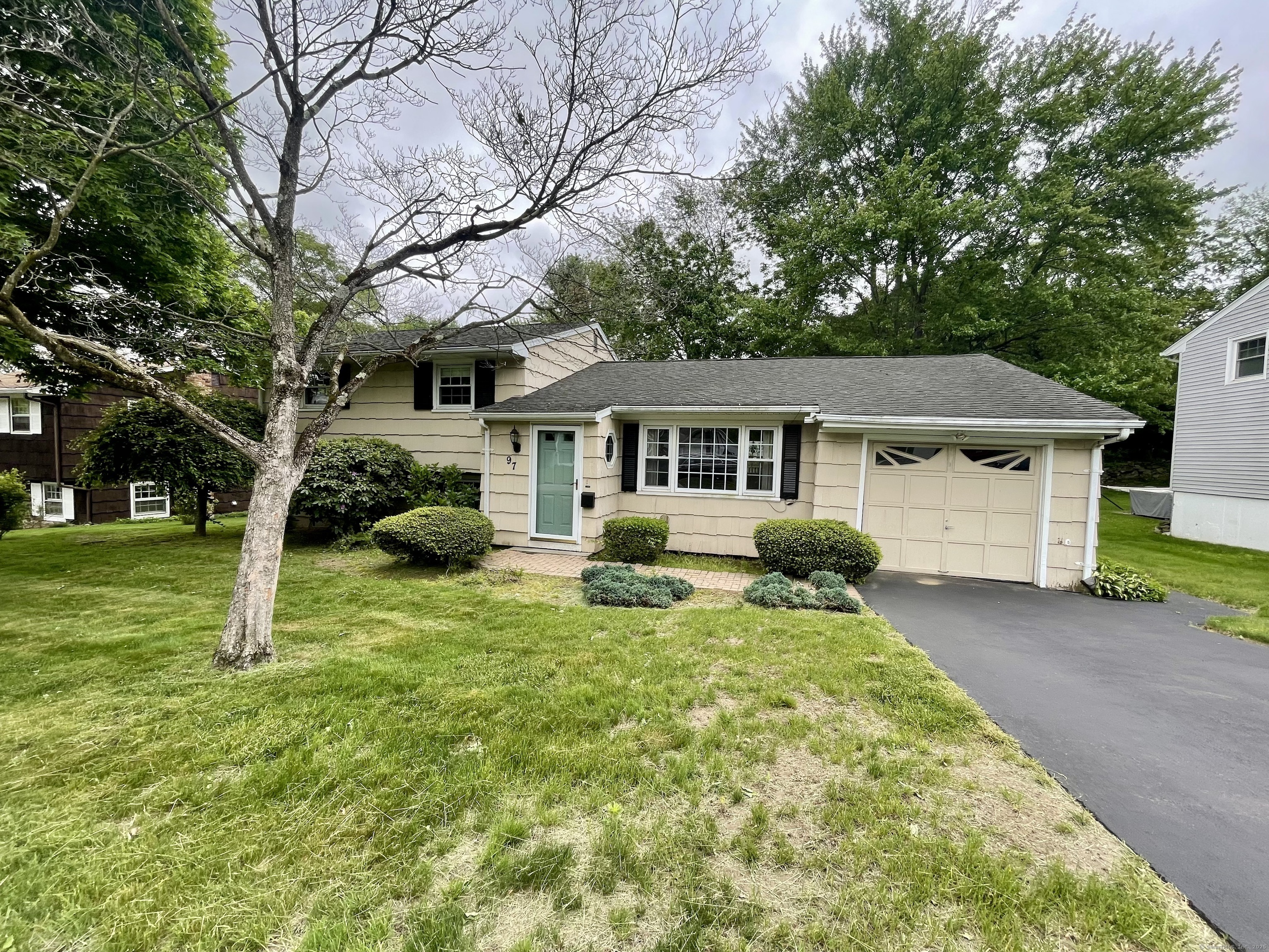 Property Photo: 97 Pepperidge Circle CT 06824
