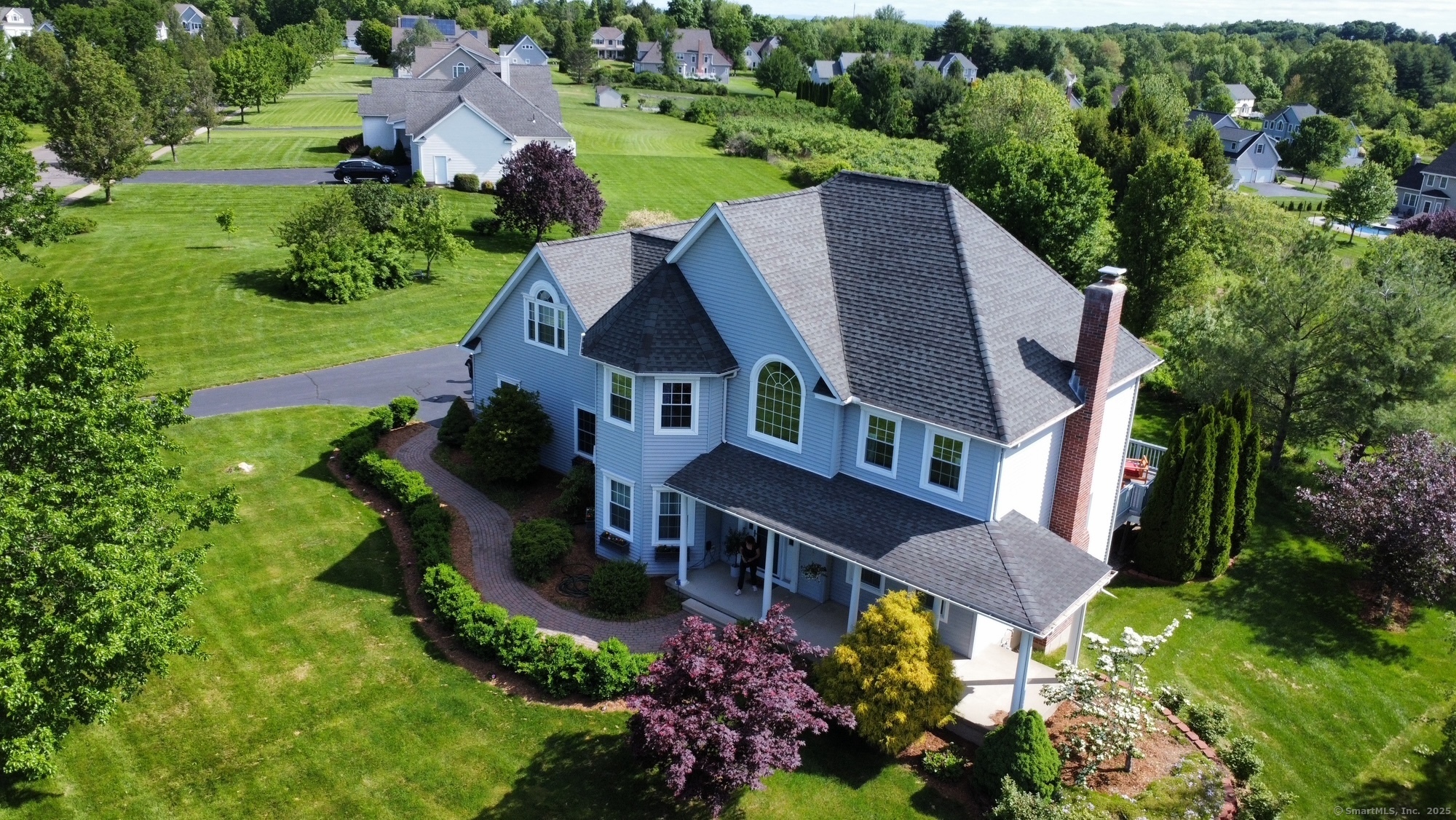 Property Photo:  39 Farmstead Lane  CT 06078 