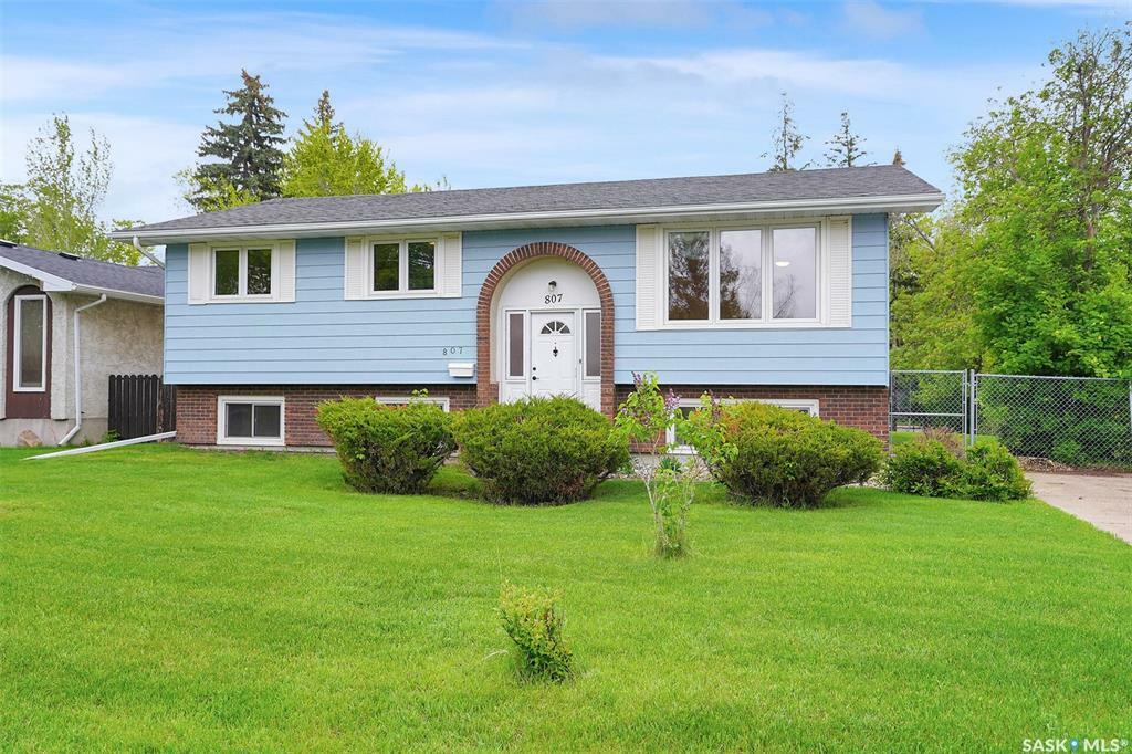 Photo de la propriété: 807 McIntosh Street N SK S4R 6E4