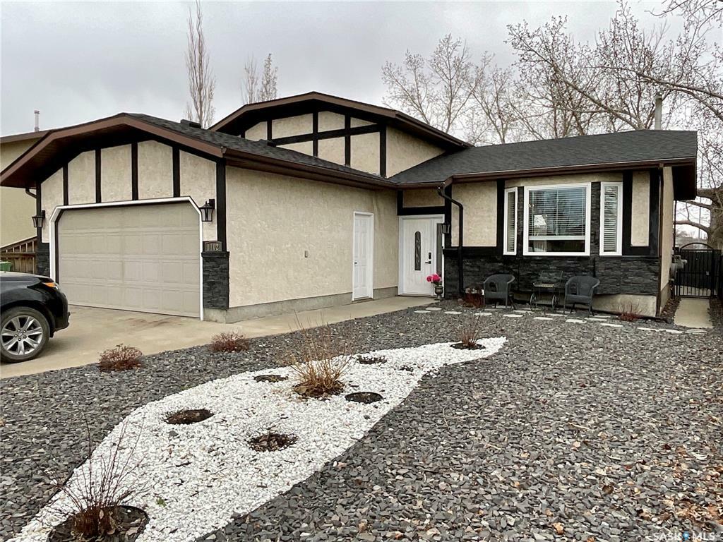 Property Photo: 1102 8th Avenue N SK S4R 8M8
