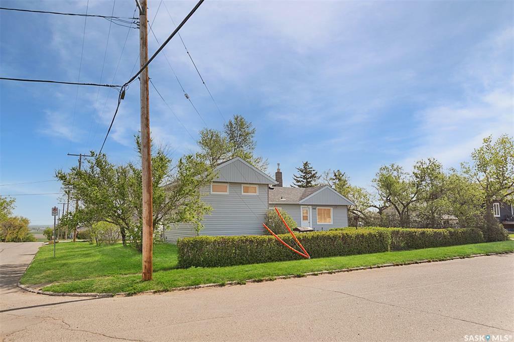 Property Photo: 546 Columbia Avenue SK S0L 1R0