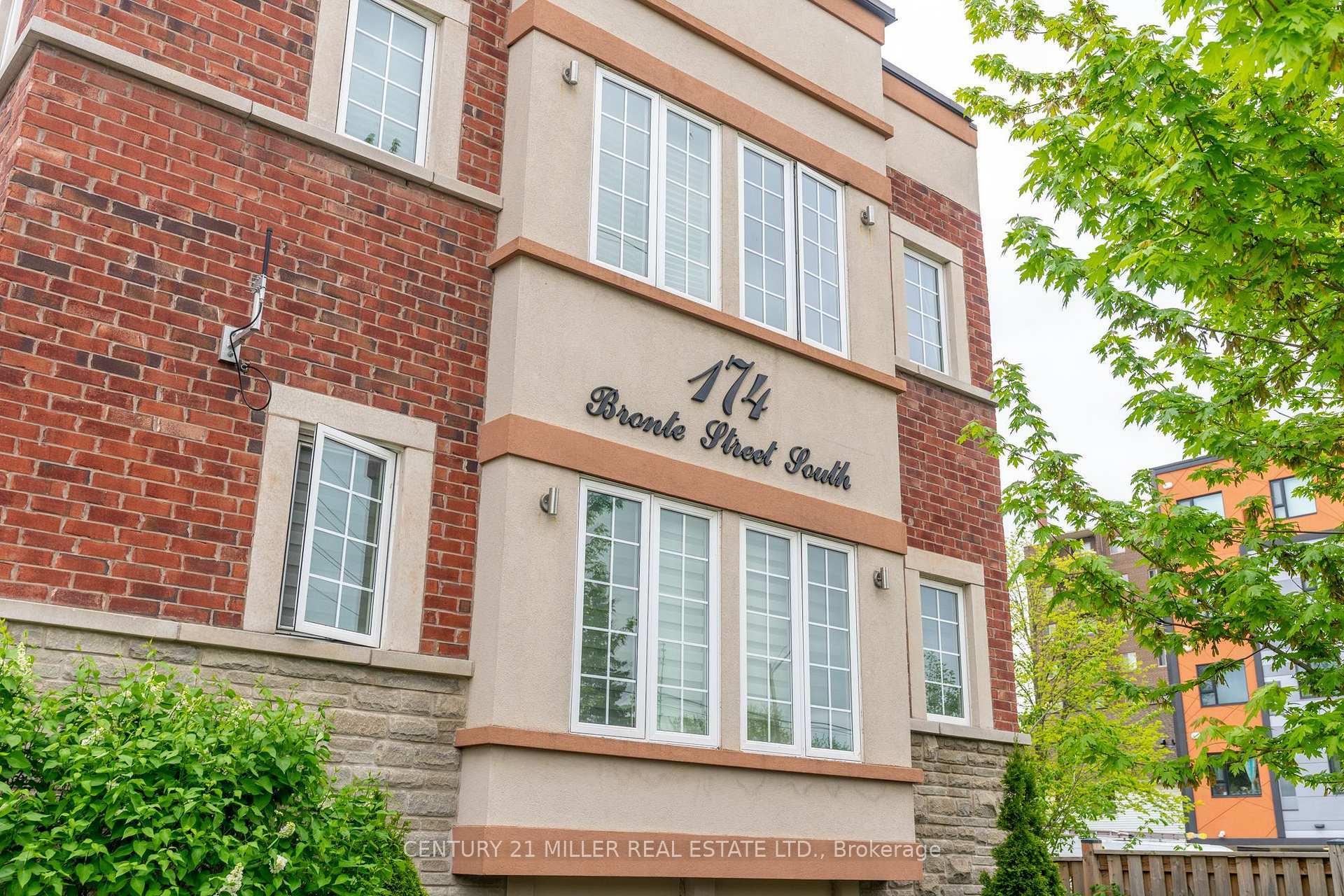 Property Photo: 174 Bronte Street S 101 ON L9T 1Y8