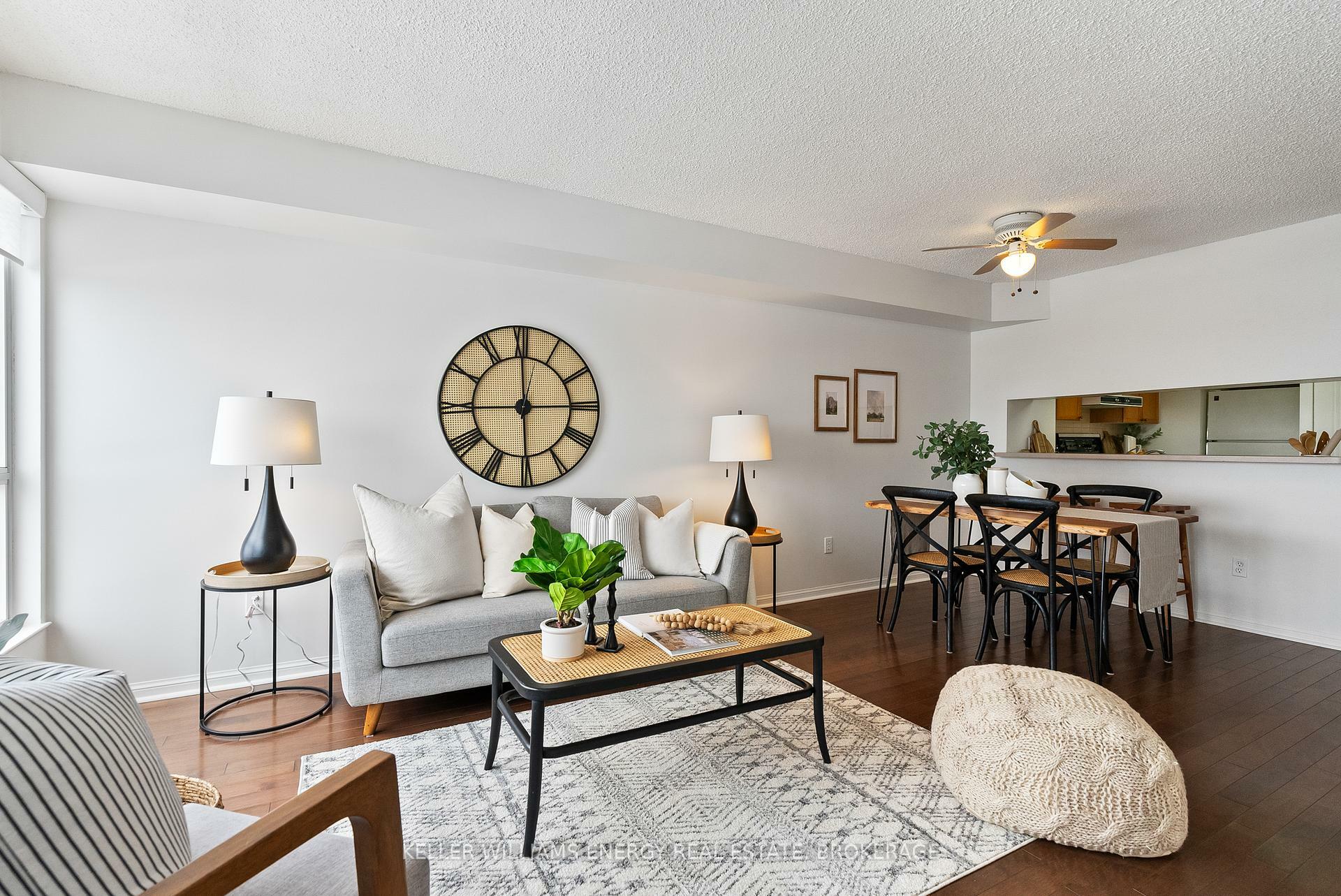 Property Photo: 712 Rossland Road E 904 ON L1N 9E8