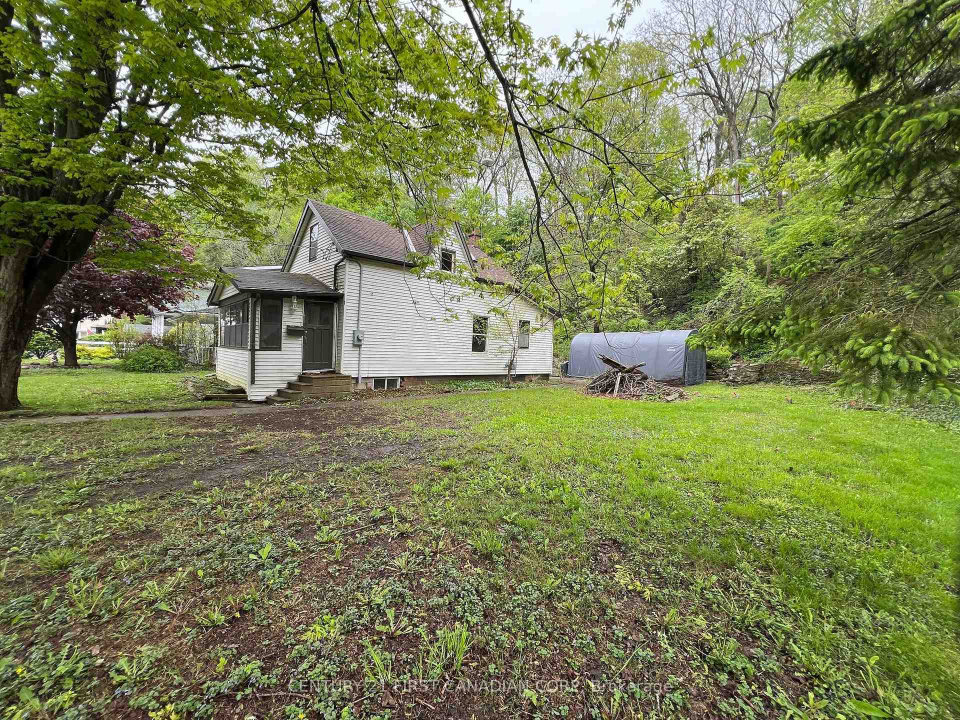 Property Photo: 205 Orchard Street ON N5L 1C4